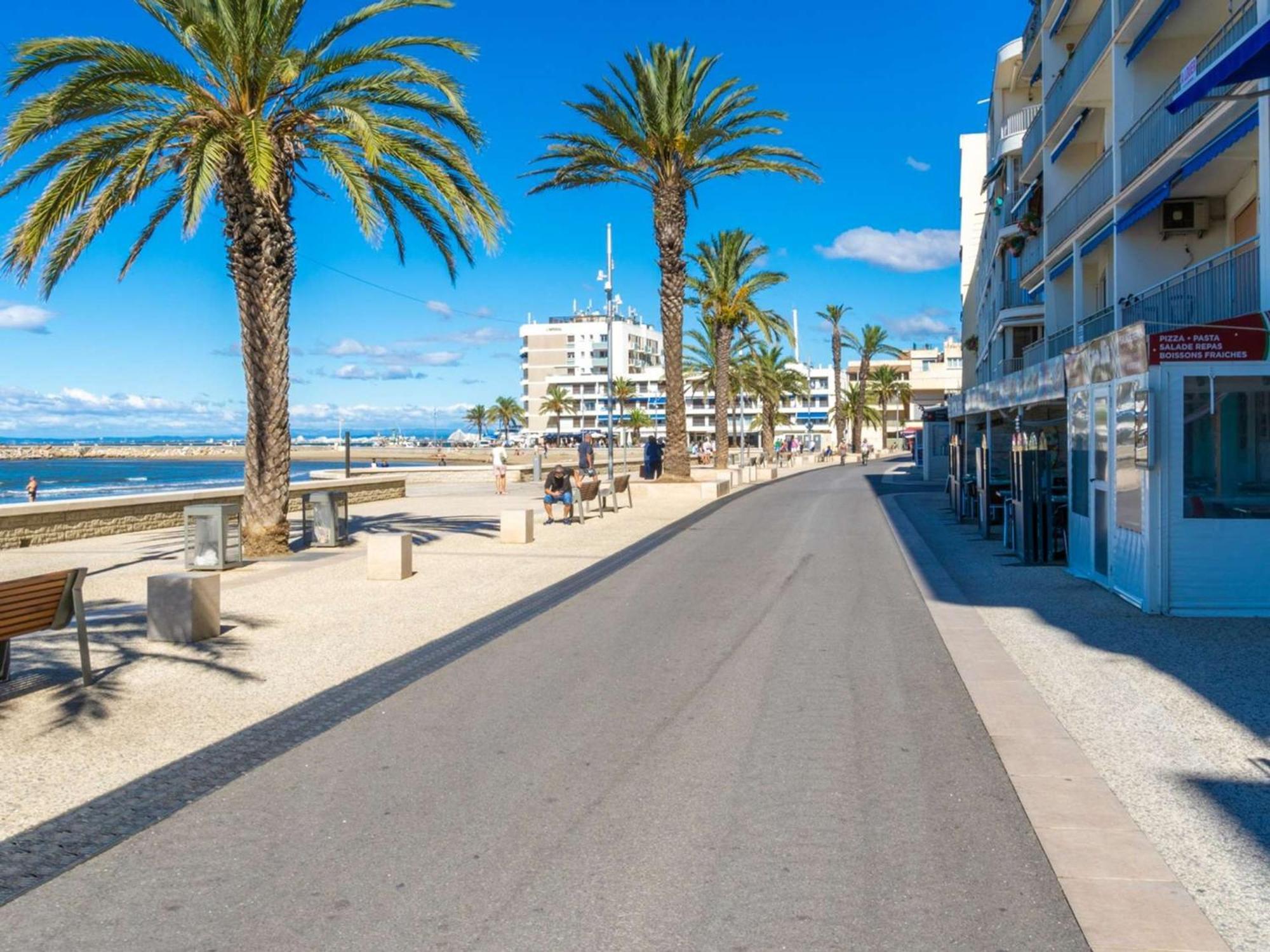 3 Pieces Climatise Avec Terrasse, Parking Prive, A 100M De La Plage, 7 Couchages - Fr-1-307-148 Le Grau-du-Roi Luaran gambar