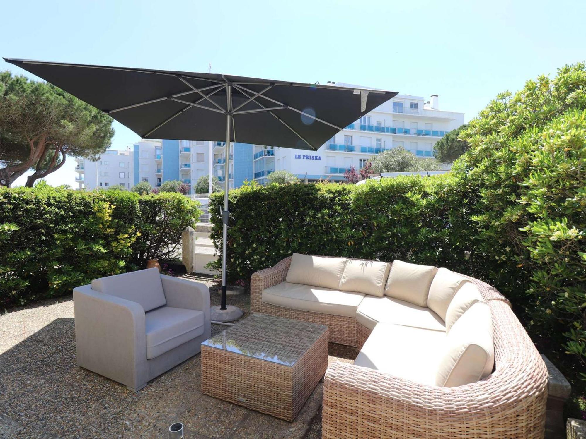 3 Pieces Climatise Avec Terrasse, Parking Prive, A 100M De La Plage, 7 Couchages - Fr-1-307-148 Le Grau-du-Roi Luaran gambar