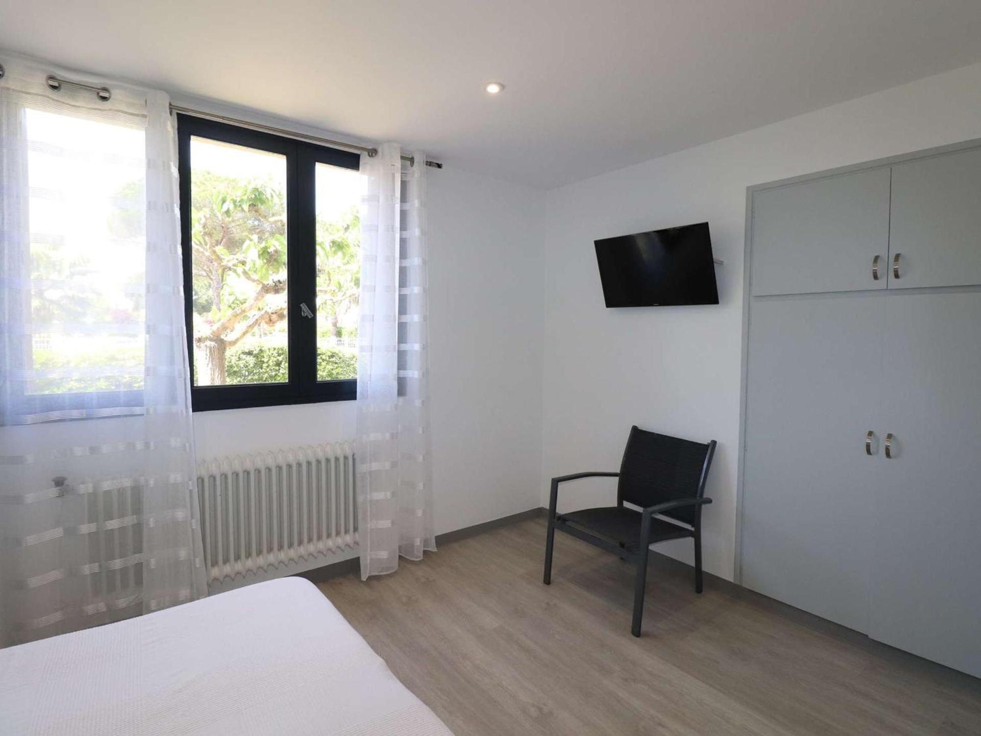 3 Pieces Climatise Avec Terrasse, Parking Prive, A 100M De La Plage, 7 Couchages - Fr-1-307-148 Le Grau-du-Roi Luaran gambar
