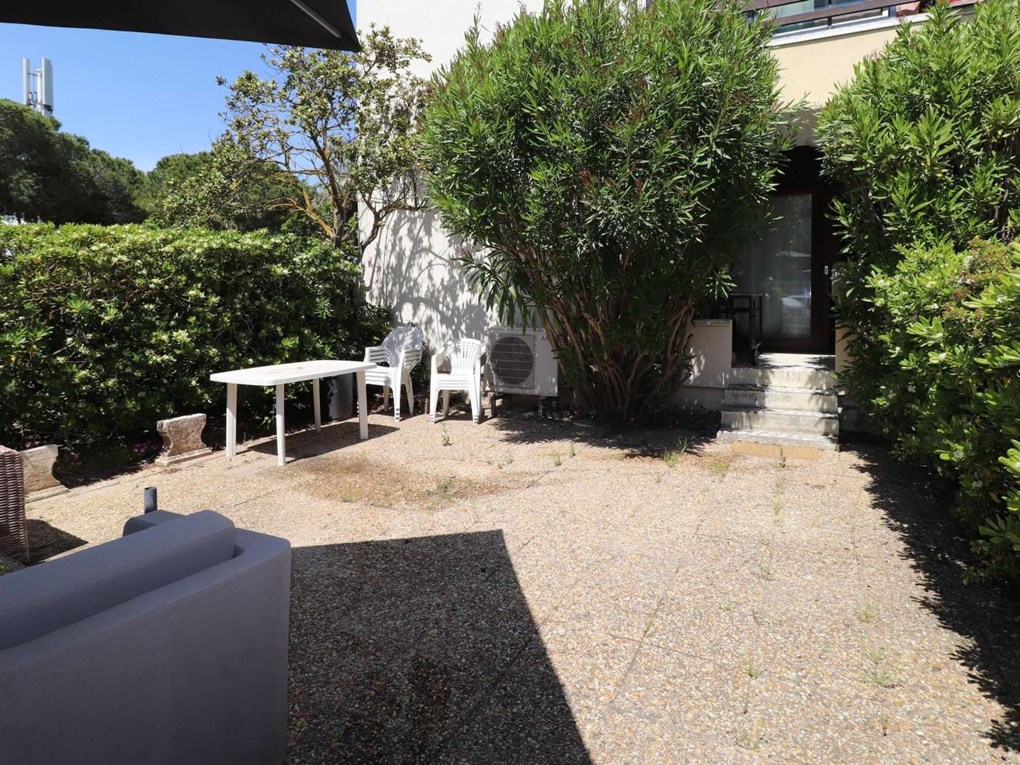 3 Pieces Climatise Avec Terrasse, Parking Prive, A 100M De La Plage, 7 Couchages - Fr-1-307-148 Le Grau-du-Roi Luaran gambar