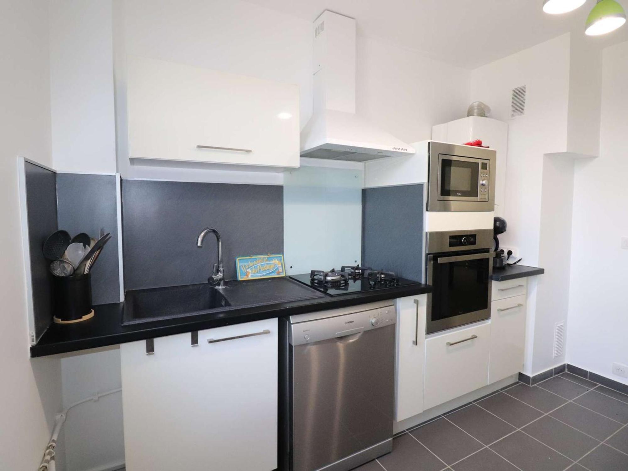3 Pieces Climatise Avec Terrasse, Parking Prive, A 100M De La Plage, 7 Couchages - Fr-1-307-148 Le Grau-du-Roi Luaran gambar