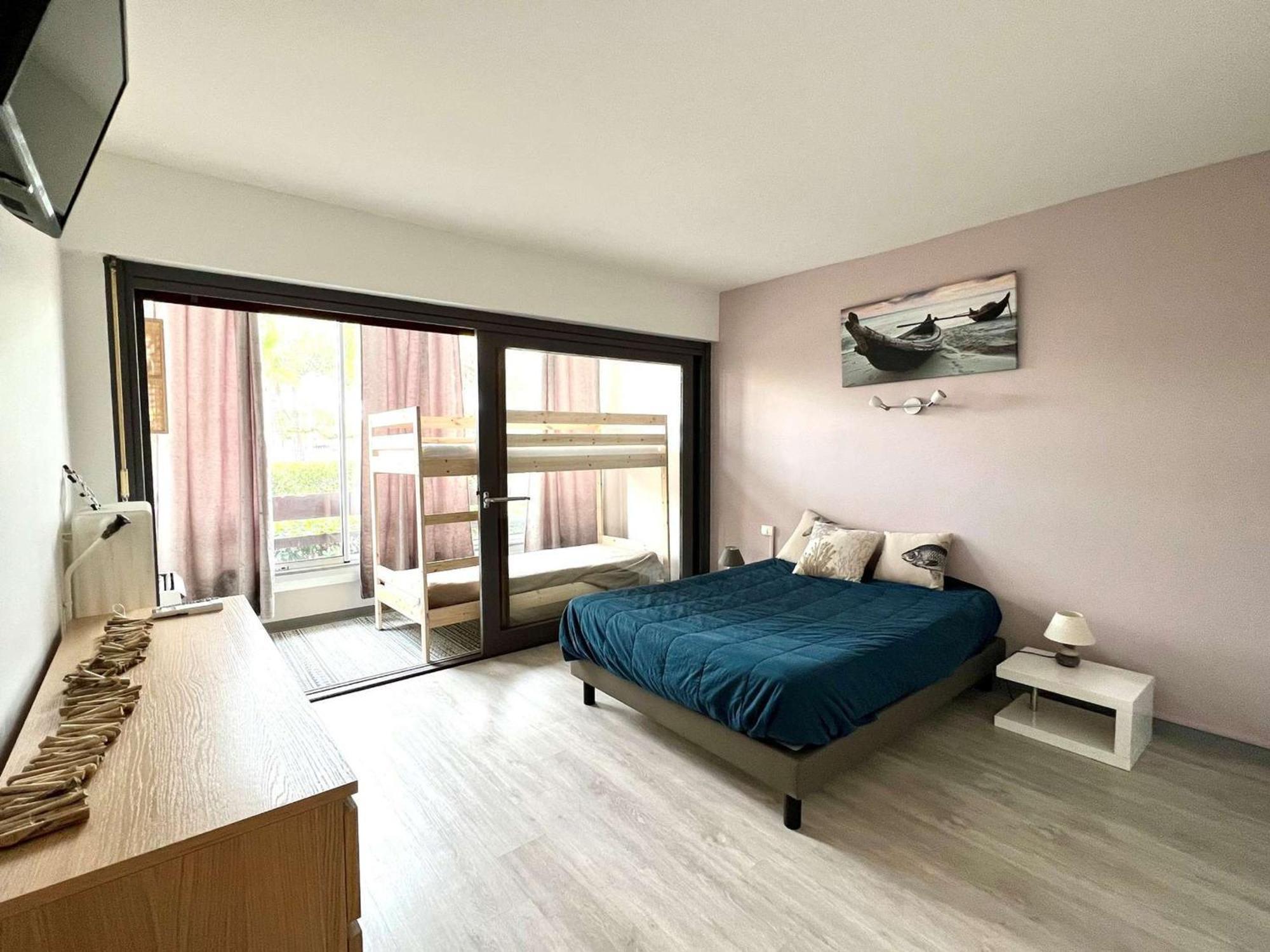 3 Pieces Climatise Avec Terrasse, Parking Prive, A 100M De La Plage, 7 Couchages - Fr-1-307-148 Le Grau-du-Roi Luaran gambar