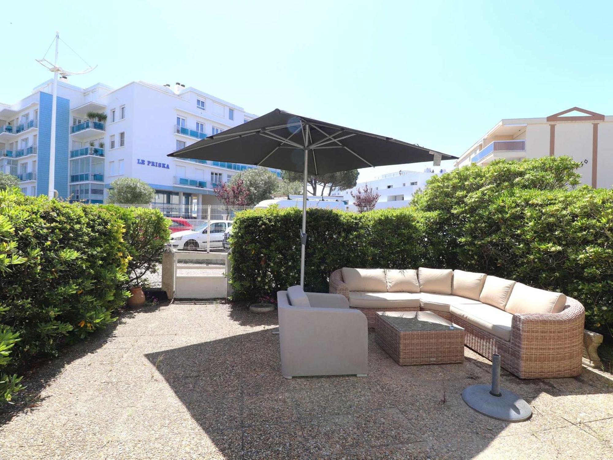 3 Pieces Climatise Avec Terrasse, Parking Prive, A 100M De La Plage, 7 Couchages - Fr-1-307-148 Le Grau-du-Roi Luaran gambar